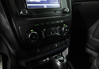 Подержанный автомобиль Skoda Yeti 2015 года (16 фото)
