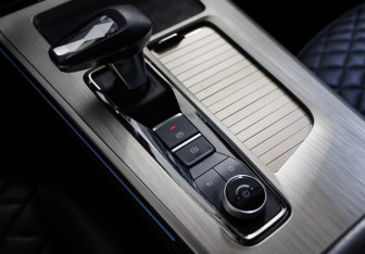 Подержанный автомобиль Exeed TXL 2022 года (18 фото)