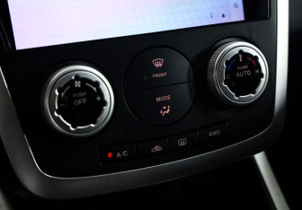 Подержанный автомобиль Mazda CX-7 2007 года (16 фото)