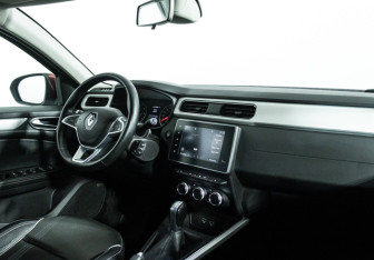 Подержанный автомобиль Renault Arkana 2021 года (9 фото)