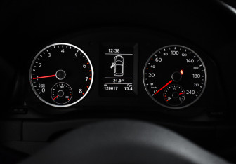 Подержанный автомобиль Volkswagen Tiguan 2013 года (17 фото)