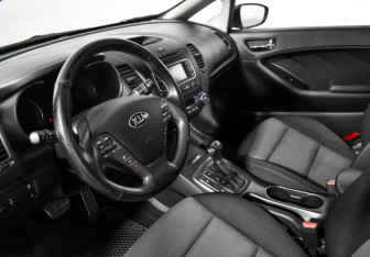 Подержанный автомобиль Kia Cerato Sedan 2014 года (9 фото)