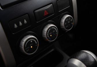 Подержанный автомобиль Nissan X-Trail 2011 года (15 фото)