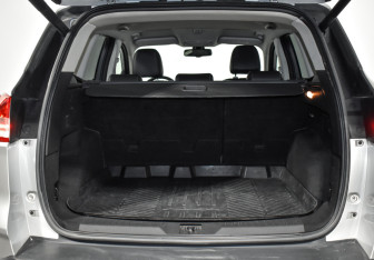 Подержанный автомобиль Ford Kuga 2015 года (19 фото)
