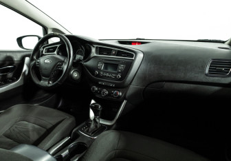 Подержанный автомобиль Kia Ceed Wagon 2018 года (9 фото)