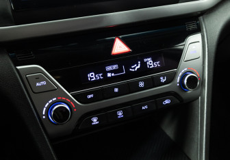 Подержанный автомобиль Hyundai Elantra Sedan 2017 года (16 фото)