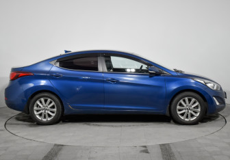 Подержанный автомобиль Hyundai Elantra Sedan 2014 года (4 фото)