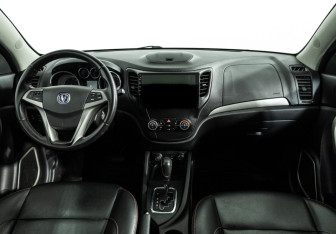 Подержанный автомобиль Changan CS35 2014 года (13 фото)