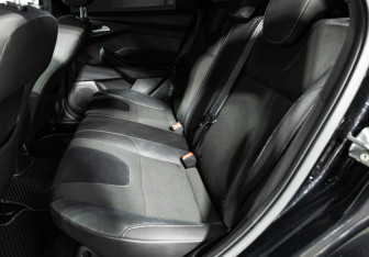 Подержанный автомобиль Ford Focus Sedan 2012 года (10 фото)