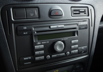 Подержанный автомобиль Ford Fusion 2007 года (12 фото)