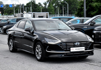 Подержанный автомобиль Hyundai Sonata 2019 года (3 фото)