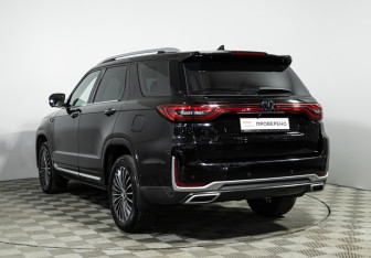 Подержанный автомобиль Changan CS95 2022 года (7 фото)