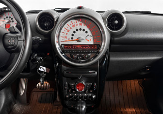 Подержанный автомобиль MINI Countryman 2012 года (15 фото)