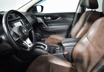 Подержанный автомобиль Nissan Qashqai 2020 года (10 фото)