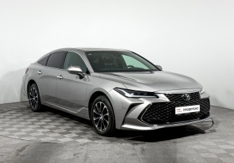 Подержанный автомобиль Toyota Avalon 2023 года (3 фото)