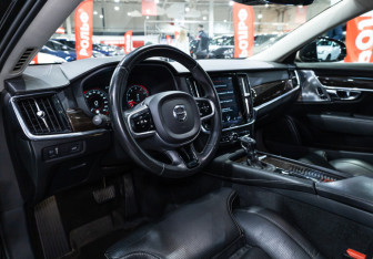 Подержанный автомобиль Volvo S90 2018 года (15 фото)