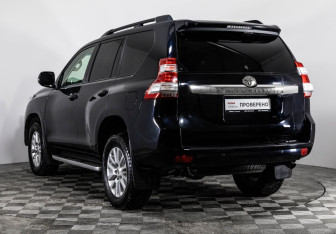 Подержанный автомобиль Toyota Land Cruiser Prado 2016 года (8 фото)