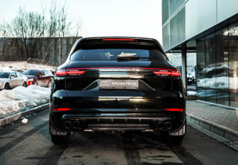 Подержанный автомобиль Porsche Cayenne 2019 года (6 фото)