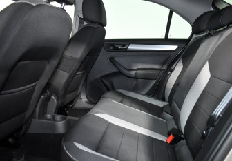Подержанный автомобиль Skoda Rapid Liftback 2019 года (12 фото)