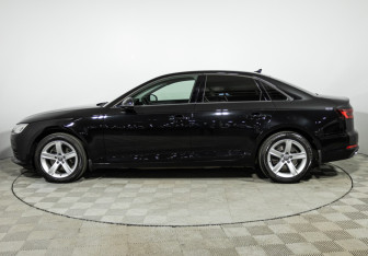 Подержанный автомобиль Audi A4 Sedan 2018 года (8 фото)