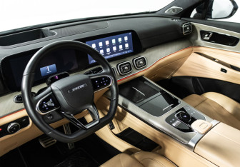 Подержанный автомобиль Jaecoo J8 2024 года (11 фото)