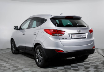 Подержанный автомобиль Hyundai ix35 2014 года (7 фото)