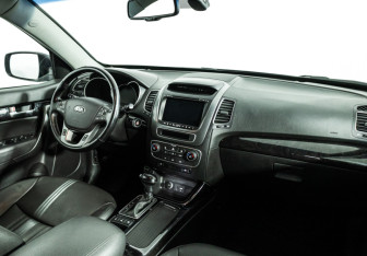 Подержанный автомобиль Kia Sorento 2019 года (9 фото)