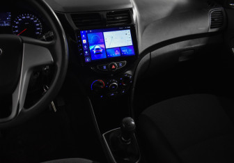 Подержанный автомобиль Hyundai Solaris Sedan 2013 года (18 фото)