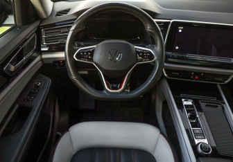 Подержанный автомобиль Volkswagen Teramont 2022 года (12 фото)