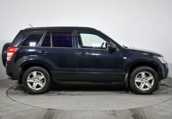 Подержанный автомобиль Suzuki Grand Vitara 2006 года (4 фото)