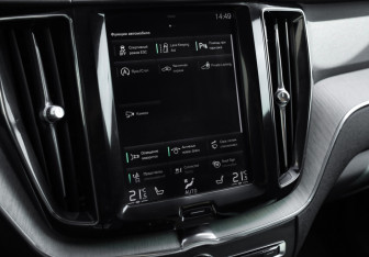 Подержанный автомобиль Volvo XC60 2018 года (19 фото)