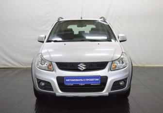 Подержанный автомобиль Suzuki SX4 Hatchback 2010 года (2 фото)
