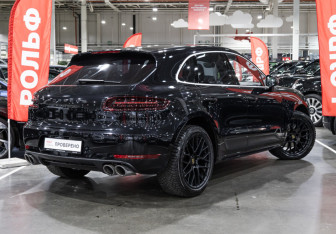 Подержанный автомобиль Porsche Macan 2017 года (7 фото)