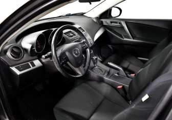 Подержанный автомобиль Mazda 3 Sedan 2012 года (9 фото)