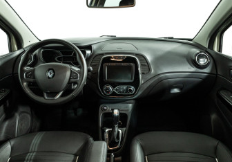 Подержанный автомобиль Renault Kaptur 2019 года (13 фото)