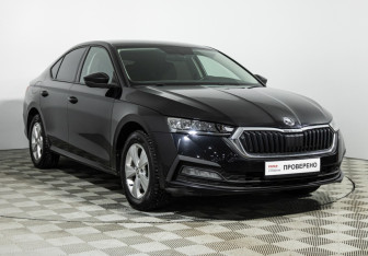 Подержанный автомобиль Skoda Octavia Liftback 2021 года (3 фото)