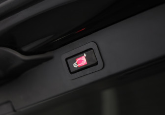 Подержанный автомобиль BMW X5 2010 года (32 фото)