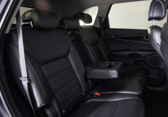 Подержанный автомобиль Kia Sorento 2016 года (12 фото)