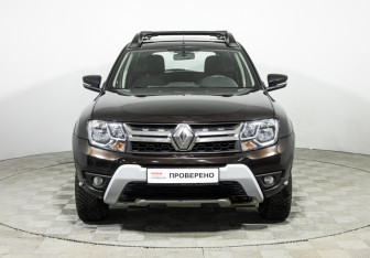 Подержанный автомобиль Renault Duster 2015 года (2 фото)
