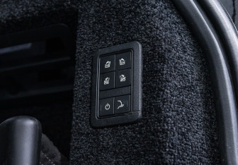 Подержанный автомобиль Land Rover Range Rover 2014 года (36 фото)