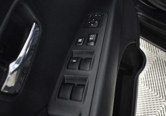 Подержанный автомобиль Peugeot 4007 2008 года (18 фото)