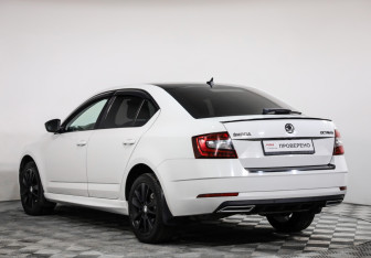 Подержанный автомобиль Skoda Octavia Liftback 2017 года (7 фото)