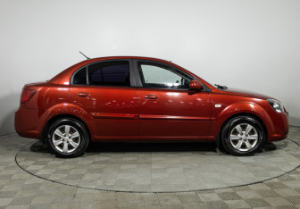 Подержанный автомобиль Kia Rio Sedan 2010 года (4 фото)