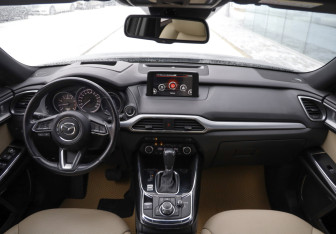 Подержанный автомобиль Mazda CX-9 2018 года (10 фото)