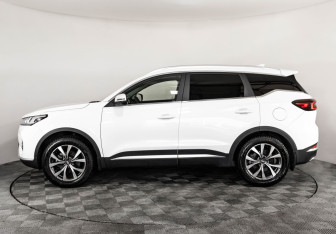 Подержанный автомобиль Chery Tiggo 7 Pro 2022 года (8 фото)