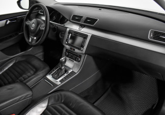 Подержанный автомобиль Volkswagen Passat Sedan 2011 года (20 фото)