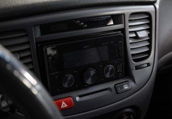 Подержанный автомобиль Kia Rio Hatchback 2009 года (14 фото)