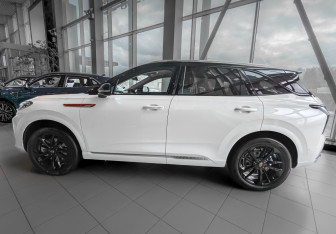 Новый Hongqi HS3 2025 (3 фото)