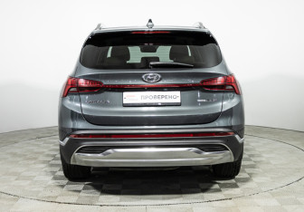 Подержанный автомобиль Hyundai Santa Fe 2021 года (6 фото)