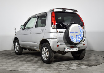 Подержанный автомобиль Daihatsu Terios 2004 года (7 фото)